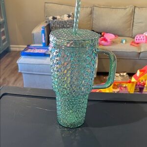 Iridescent Green Tumbler with Straw